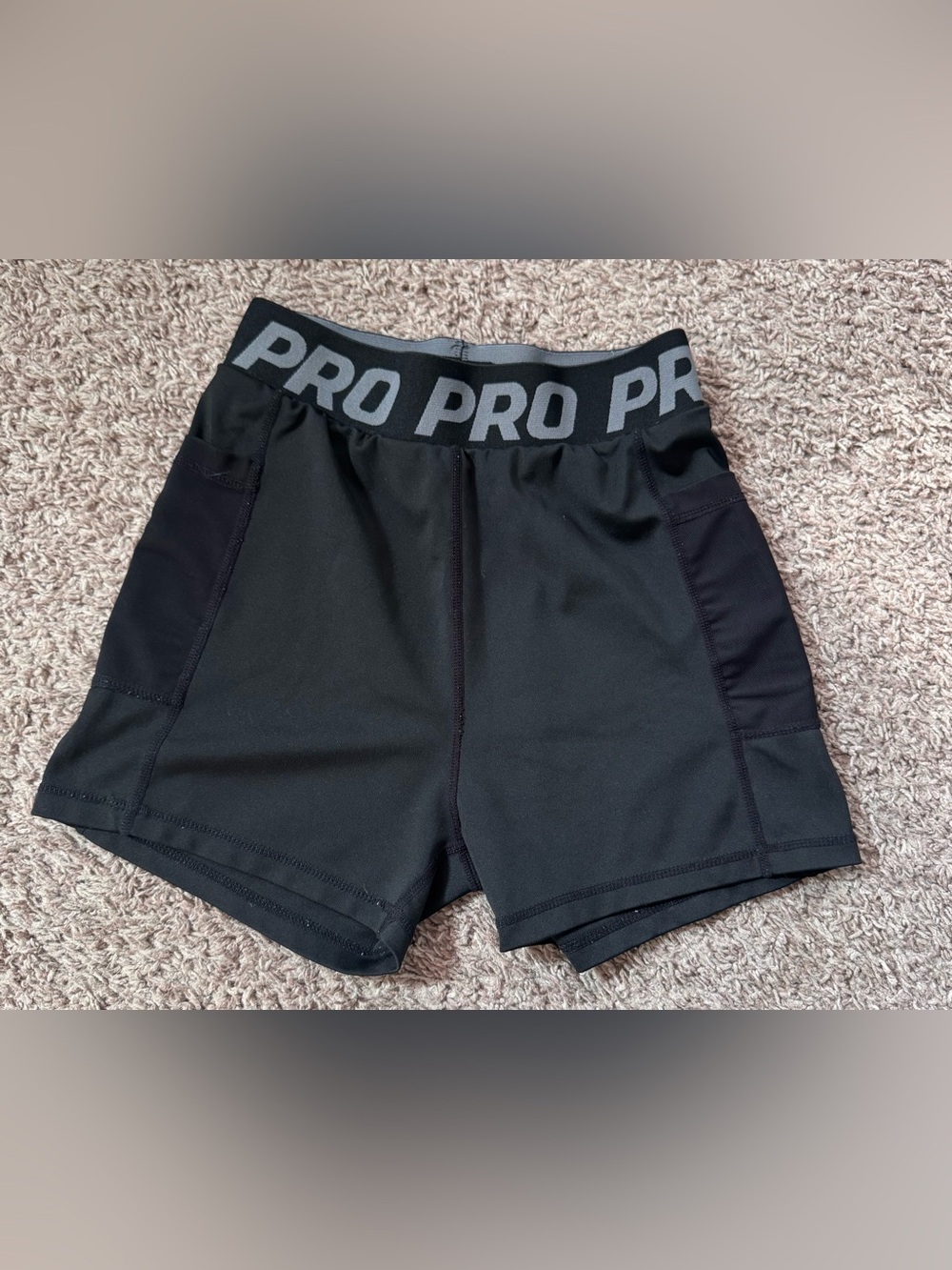 Women’s Nike pro compression shorts size small